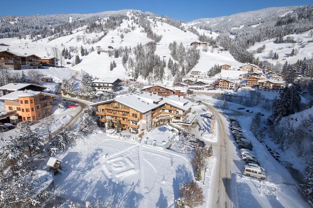 Hotel Interstar Saalbach-Hinterglemm Exterior foto